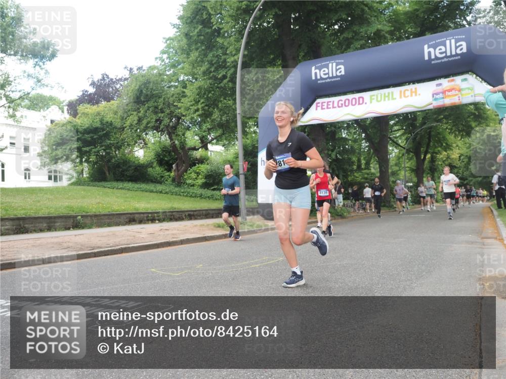 29.06.2025 - hella hamburg halbmarathon KatJ http://msf.ph/oto/8425164 29.06.2025 10:39:13 Zwischen KM18-KM19 1098, 2397, 2636, 2818, 4967, 6286, 8139 meine-sportfotos.de