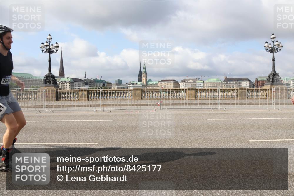 29.06.2025 - hella hamburg halbmarathon Lena Gebhardt http://msf.ph/oto/8425177 29.06.2025 08:58:45 Lombardsbrücke 2022 meine-sportfotos.de