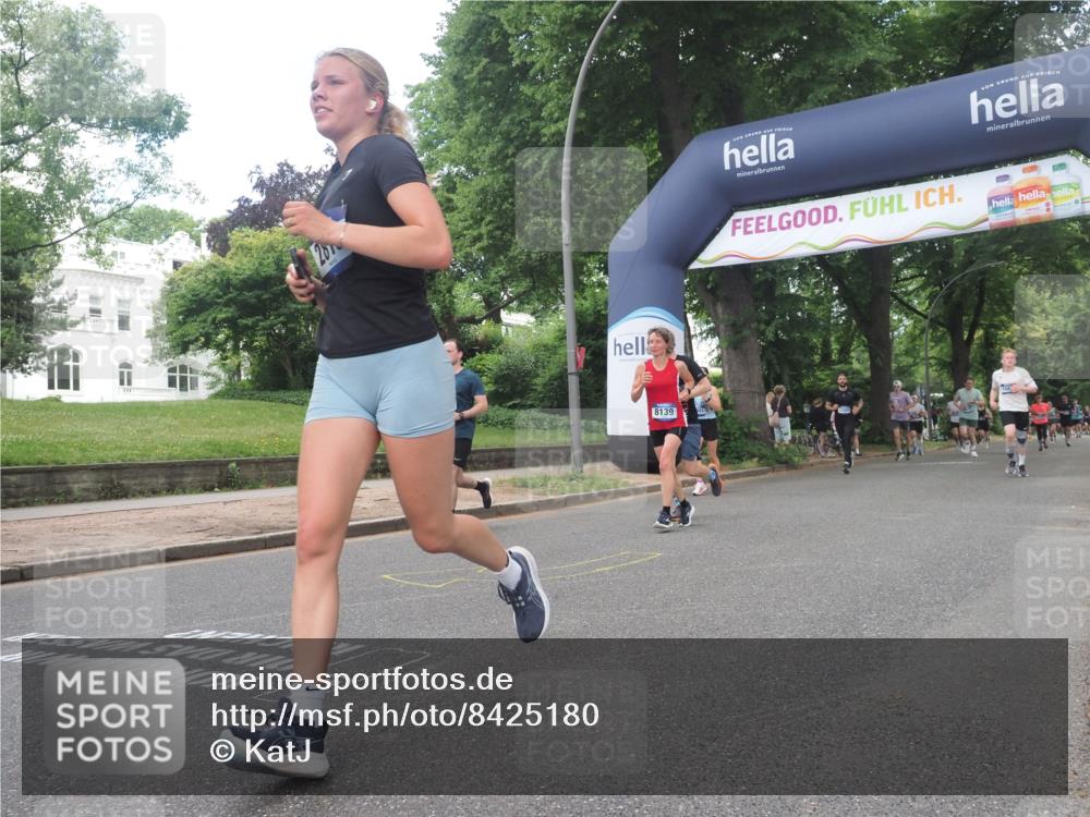 29.06.2025 - hella hamburg halbmarathon KatJ http://msf.ph/oto/8425180 29.06.2025 10:39:13 Zwischen KM18-KM19 1098, 2397, 2636, 2818, 4967, 6286, 8139 meine-sportfotos.de