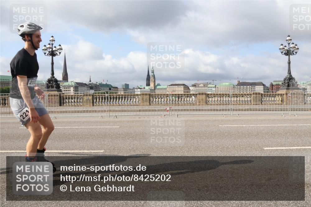 29.06.2025 - hella hamburg halbmarathon Lena Gebhardt http://msf.ph/oto/8425202 29.06.2025 08:58:45 Lombardsbrücke 221, 202 meine-sportfotos.de