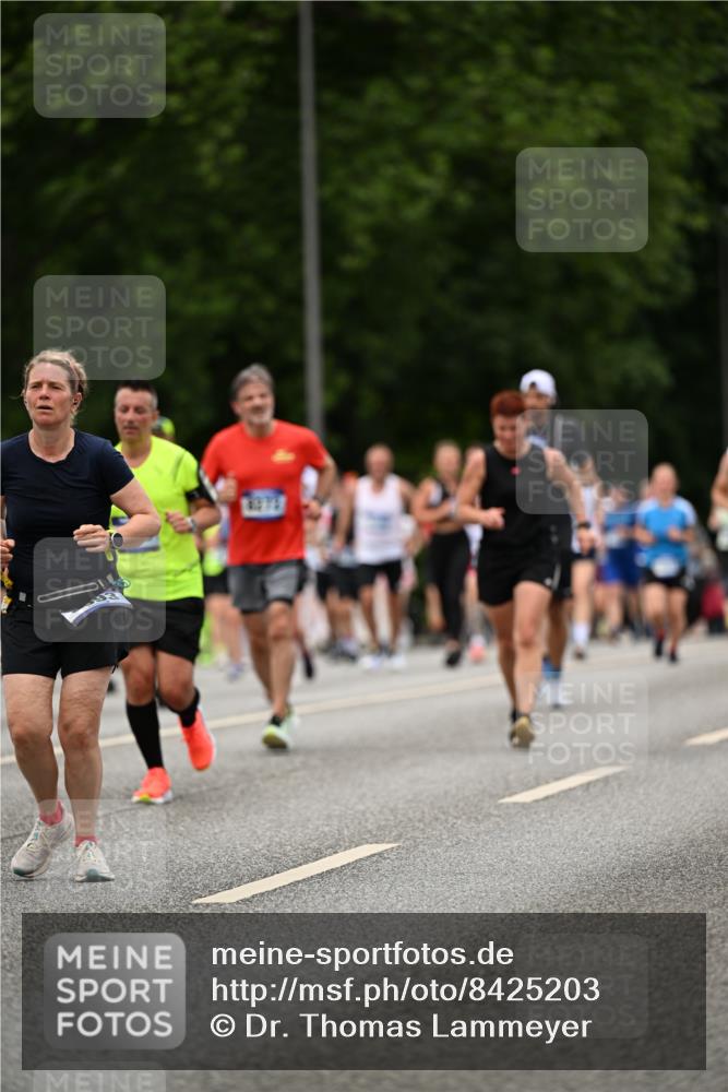 29.06.2025 - hella hamburg halbmarathon Dr. Thomas Lammeyer http://msf.ph/oto/8425203 29.06.2025 10:49:56 Kennedybrücke 1085, 1774, 2550, 2657, 2664, 2779, 2846, 2954, 3357, 3377, 3879, 3993, 4119, 4820, 5099, 5108, 5190, 5339, 5703, 5949, 6763, 7699, 7859, 7912, 8272, 8594, 9536, 10562, 10727, 11119, 11332 meine-sportfotos.de