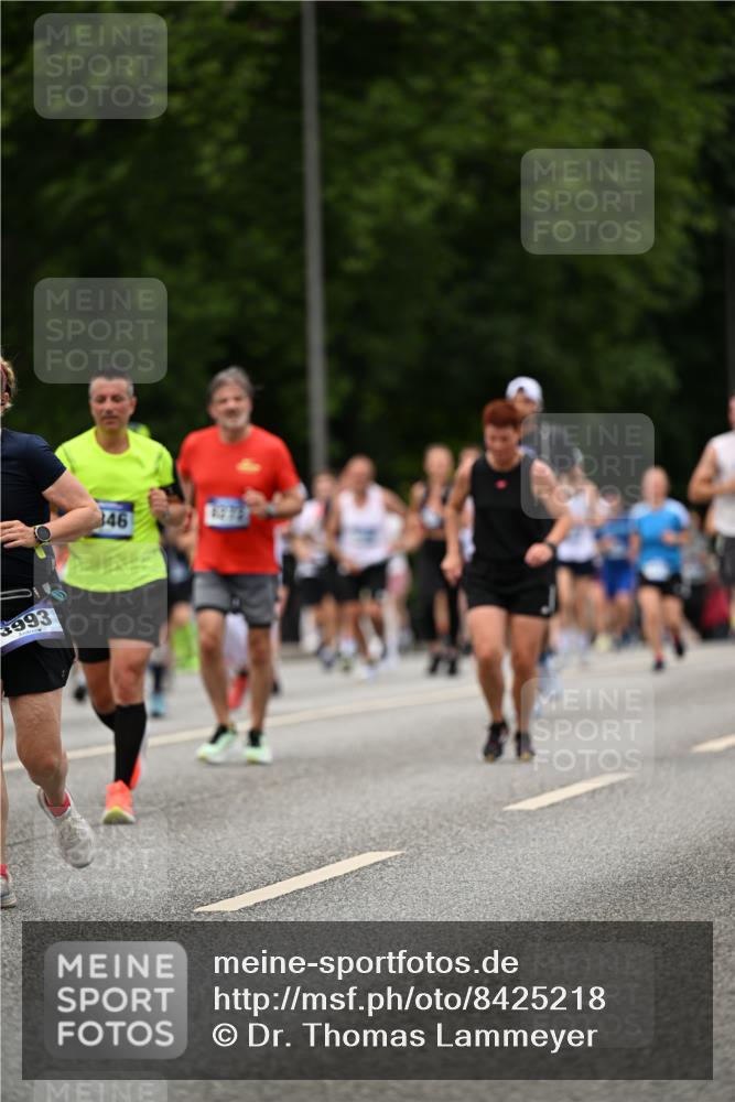 29.06.2025 - hella hamburg halbmarathon Dr. Thomas Lammeyer http://msf.ph/oto/8425218 29.06.2025 10:49:56 Kennedybrücke 1085, 1774, 2550, 2657, 2664, 2779, 2846, 2954, 3357, 3377, 3879, 3993, 4119, 4820, 5099, 5108, 5190, 5339, 5703, 5949, 6763, 7699, 7859, 7912, 8272, 8594, 9536, 10562, 10727, 11119, 11332 meine-sportfotos.de