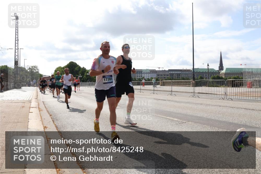 29.06.2025 - hella hamburg halbmarathon Lena Gebhardt http://msf.ph/oto/8425248 29.06.2025 09:52:30 Lombardsbrücke 1779, 17391, 1057, 1139, 1169, 1220, 1415, 1468, 1512, 1604, 1613, 1631, 1763, 2189, 3109, 3124, 3305, 3618, 3852, 4497, 4565, 4871, 4915, 5007, 5011, 5231, 5336, 5477, 5690, 6373, 6550, 6711, 7067, 7191, 7432, 7451, 7710, 7843, 7865, 7961, 8564, 8852, 9348, 9444, 9547, 9659, 10493, 10741, 10796, 10978, 11062, 11495, 11679, 11779, 11821, 12046, 12438, 12772, 13403, 13614, 13728, 14257 meine-sportfotos.de