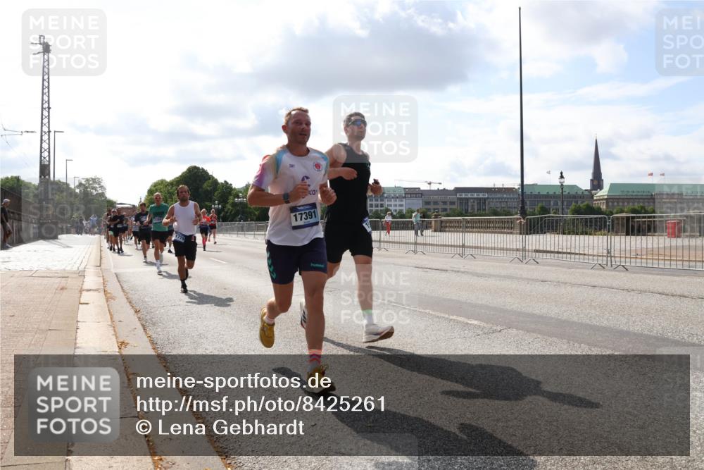 29.06.2025 - hella hamburg halbmarathon Lena Gebhardt http://msf.ph/oto/8425261 29.06.2025 09:52:30 Lombardsbrücke 1779, 17391, 1057, 1139, 1169, 1220, 1415, 1468, 1512, 1604, 1613, 1631, 1763, 2189, 3109, 3124, 3305, 3618, 3852, 4497, 4565, 4871, 4915, 5007, 5011, 5231, 5336, 5477, 5690, 6373, 6550, 6711, 7067, 7191, 7432, 7451, 7710, 7843, 7865, 7961, 8564, 8852, 9348, 9444, 9547, 9659, 10493, 10741, 10796, 10978, 11062, 11495, 11679, 11779, 11821, 12046, 12438, 12772, 13403, 13614, 13728, 14257 meine-sportfotos.de