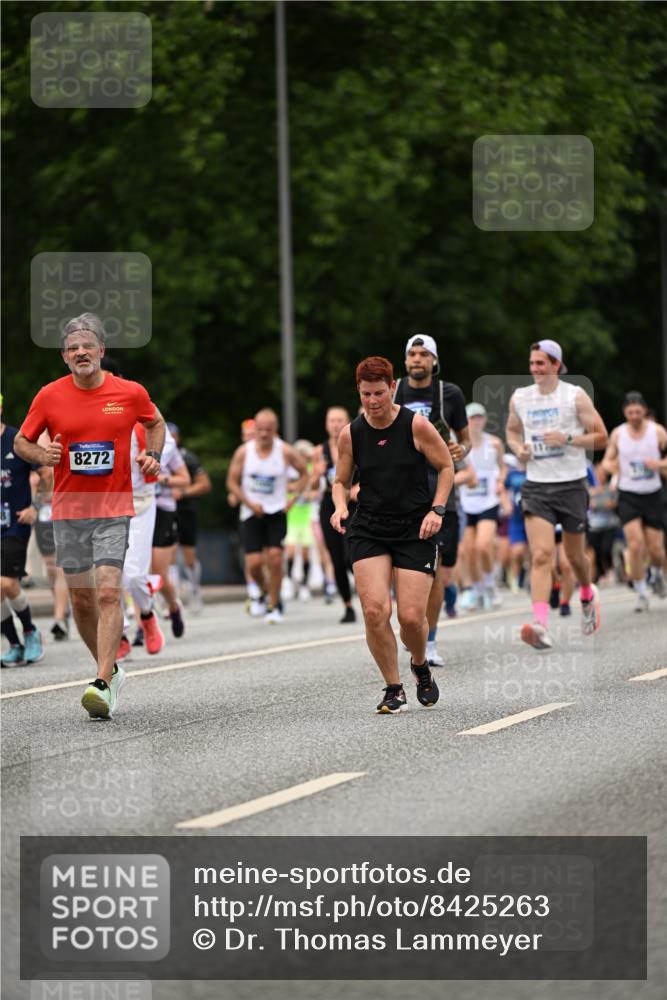29.06.2025 - hella hamburg halbmarathon Dr. Thomas Lammeyer http://msf.ph/oto/8425263 29.06.2025 10:49:57 Kennedybrücke 1085, 1774, 2550, 2657, 2664, 2779, 2846, 2954, 3357, 3377, 3879, 3993, 4119, 4820, 5099, 5108, 5190, 5339, 5703, 6763, 7699, 7859, 7912, 8272, 8594, 9536, 10562, 10727, 11119, 11332 meine-sportfotos.de
