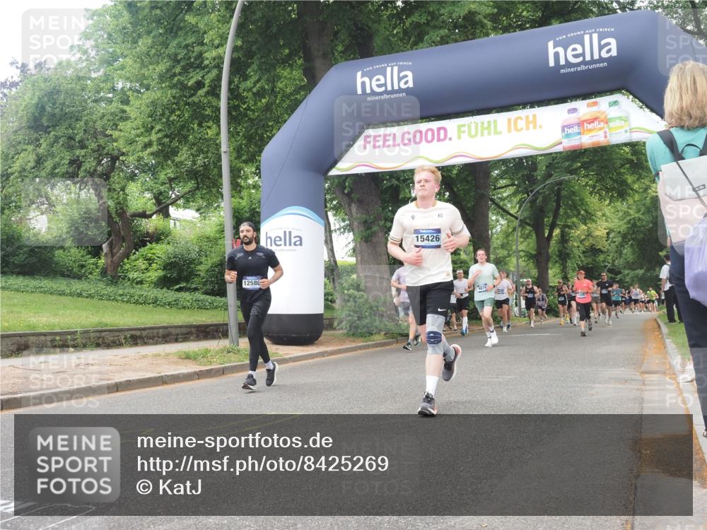 29.06.2025 - hella hamburg halbmarathon KatJ http://msf.ph/oto/8425269 29.06.2025 10:39:16 Zwischen KM18-KM19 1098, 2397, 2818, 4967, 6286, 8139 meine-sportfotos.de