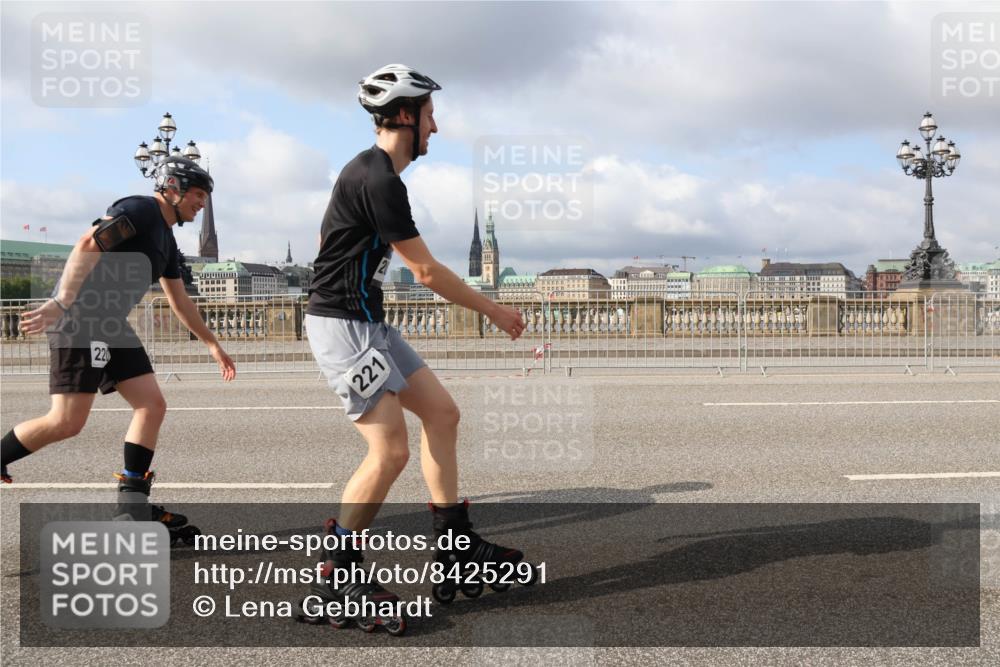 29.06.2025 - hella hamburg halbmarathon Lena Gebhardt http://msf.ph/oto/8425291 29.06.2025 08:58:46 Lombardsbrücke 220, 221 meine-sportfotos.de