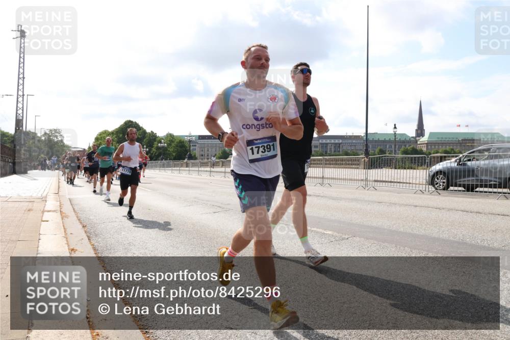 29.06.2025 - hella hamburg halbmarathon Lena Gebhardt http://msf.ph/oto/8425296 29.06.2025 09:52:30 Lombardsbrücke 11779, 17391, 1057, 1139, 1169, 1220, 1415, 1468, 1512, 1604, 1613, 1631, 1763, 2189, 3109, 3124, 3305, 3618, 3852, 4497, 4565, 4871, 4915, 5007, 5011, 5231, 5336, 5477, 5690, 6373, 6550, 6711, 7067, 7191, 7432, 7451, 7710, 7843, 7865, 7961, 8564, 8852, 9348, 9444, 9547, 9659, 10493, 10741, 10796, 10978, 11062, 11495, 11679, 11779, 11821, 12046, 12438, 12772, 13403, 13614, 13728, 14257 meine-sportfotos.de