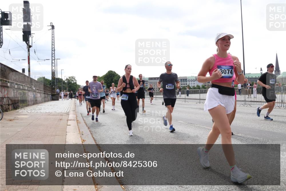 29.06.2025 - hella hamburg halbmarathon Lena Gebhardt http://msf.ph/oto/8425306 29.06.2025 10:43:22 Lombardsbrücke 3638, 5610, 4302, 3074, 16055, 1023, 1149, 1155, 1400, 1467, 1788, 1816, 1878, 2103, 2158, 2267, 2361, 2450, 2971, 3074, 3238, 3329, 3390, 3518, 3638, 3764, 4056, 4177, 4302, 4367, 4680, 4866, 5067, 5214, 5268, 5370, 5610, 5720, 5755, 5967, 6012, 6096, 6226, 6440, 6931, 7043, 7197, 7461, 7872, 7926, 8135, 8184, 8233, 8408, 8435, 8504, 8795, 8991, 9072, 9304, 9378, 9639, 9641, 9644, 9831, 9976, 10083, 10180, 10200, 10202, 13049 meine-sportfotos.de