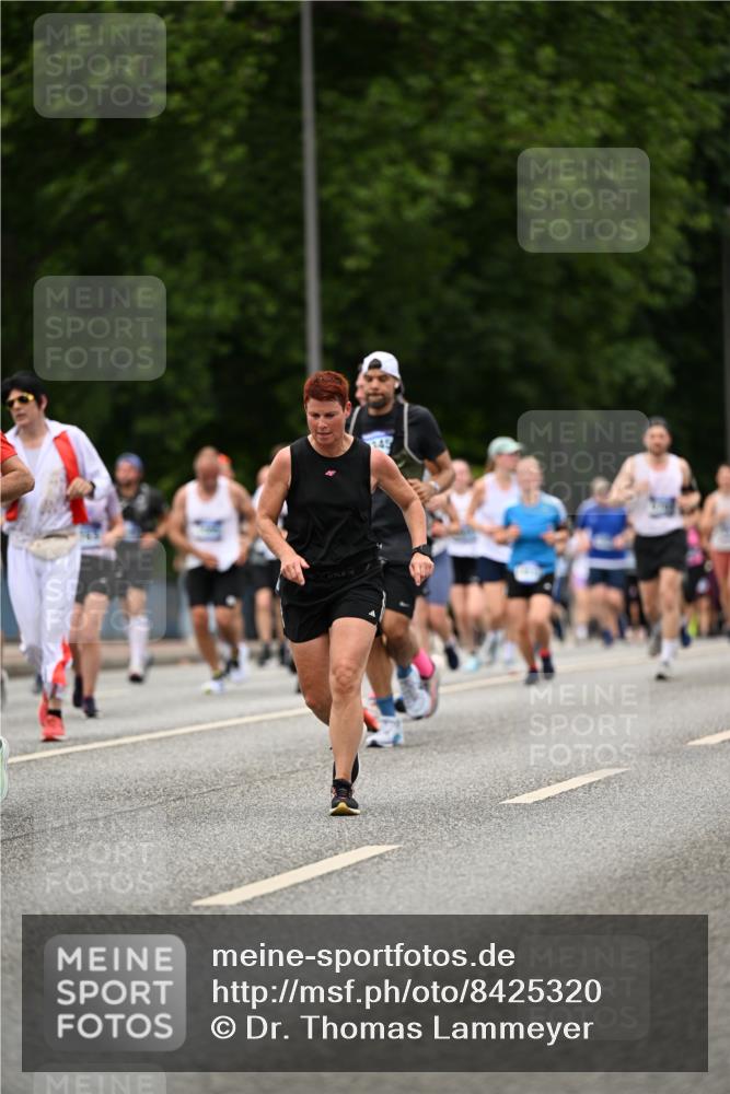 29.06.2025 - hella hamburg halbmarathon Dr. Thomas Lammeyer http://msf.ph/oto/8425320 29.06.2025 10:49:58 Kennedybrücke 1085, 1465, 1774, 2550, 2657, 2664, 2779, 2846, 2954, 3357, 3377, 3879, 3993, 4119, 4820, 5099, 5108, 5190, 5339, 5703, 6763, 7699, 7859, 7912, 8272, 8594, 9536, 10562, 10727, 11119, 11332 meine-sportfotos.de