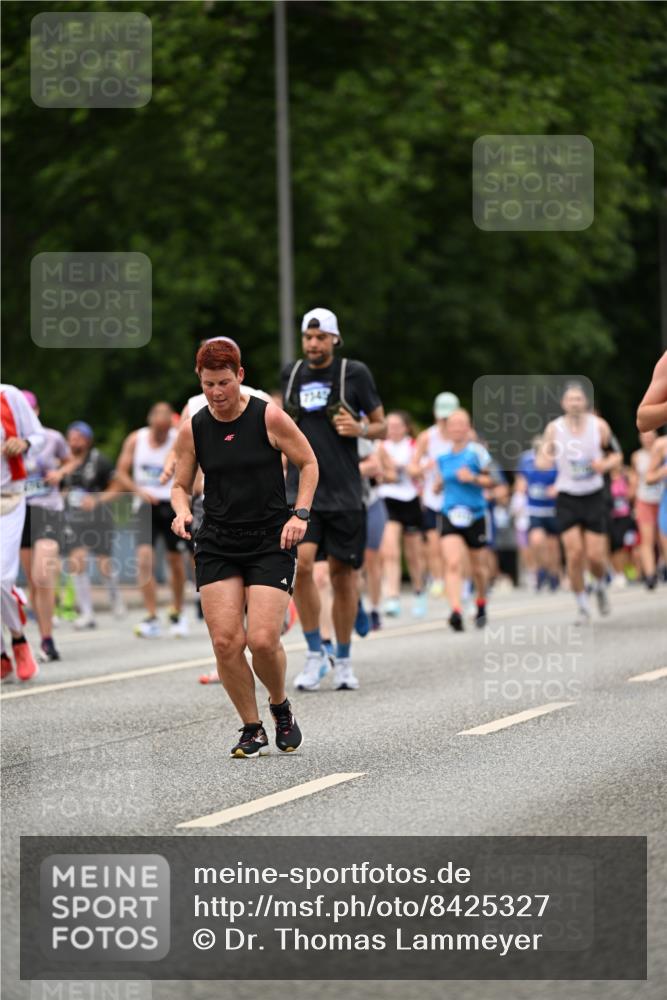 29.06.2025 - hella hamburg halbmarathon Dr. Thomas Lammeyer http://msf.ph/oto/8425327 29.06.2025 10:49:59 Kennedybrücke 1085, 1465, 1774, 2550, 2657, 2664, 2779, 2846, 2954, 2965, 3357, 3377, 3879, 3993, 4119, 4820, 5099, 5108, 5190, 5339, 5703, 5914, 6763, 7699, 7859, 7912, 8272, 8594, 9536, 10562, 10727, 11119, 11332 meine-sportfotos.de