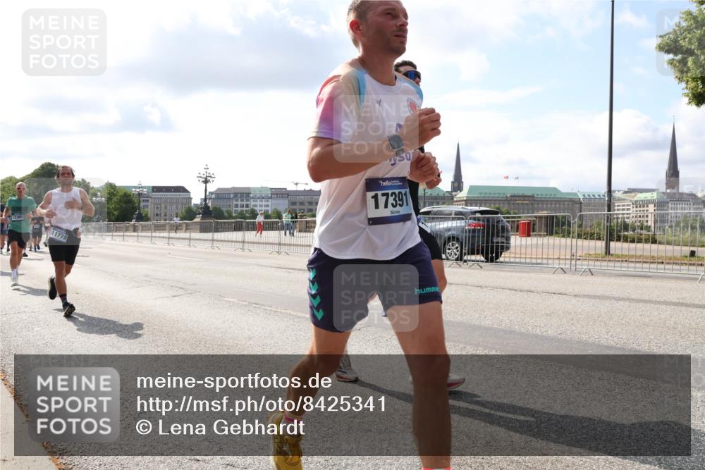29.06.2025 - hella hamburg halbmarathon Lena Gebhardt http://msf.ph/oto/8425341 29.06.2025 09:52:31 Lombardsbrücke 12365, 11779, 17391, 1057, 1139, 1169, 1176, 1220, 1415, 1468, 1512, 1604, 1613, 1631, 1763, 2189, 3109, 3124, 3305, 3618, 3852, 4080, 4497, 4565, 4871, 4915, 5007, 5011, 5231, 5336, 5477, 5690, 6373, 6550, 6711, 7067, 7191, 7432, 7451, 7710, 7843, 7865, 7961, 8564, 8852, 9348, 9444, 9547, 9659, 10493, 10741, 10796, 11062, 11495, 11679, 11779, 11821, 12046, 12438, 12772, 13403, 13614, 13728, 14257 meine-sportfotos.de