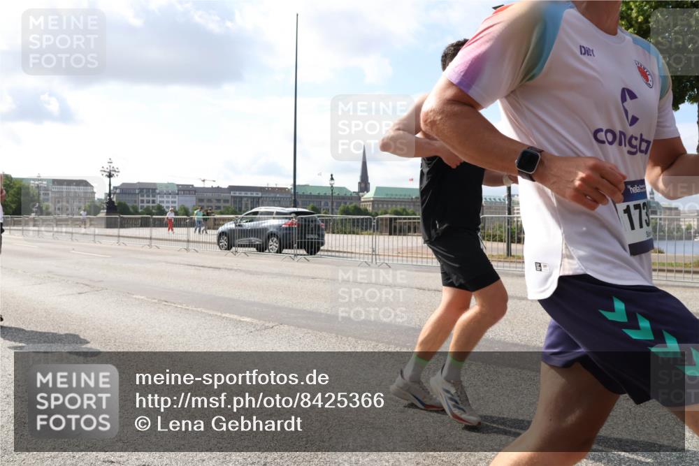 29.06.2025 - hella hamburg halbmarathon Lena Gebhardt http://msf.ph/oto/8425366 29.06.2025 09:52:31 Lombardsbrücke 173, 1057, 1139, 1169, 1176, 1220, 1415, 1468, 1512, 1604, 1613, 1631, 1763, 2189, 3109, 3124, 3305, 3618, 3852, 4080, 4497, 4565, 4871, 4915, 5007, 5011, 5231, 5336, 5477, 5690, 6373, 6550, 6711, 7067, 7191, 7432, 7451, 7710, 7843, 7865, 7961, 8564, 8852, 9348, 9444, 9547, 9659, 10493, 10741, 10796, 11062, 11495, 11679, 11779, 11821, 12046, 12438, 12772, 13403, 13614, 13728, 14257 meine-sportfotos.de
