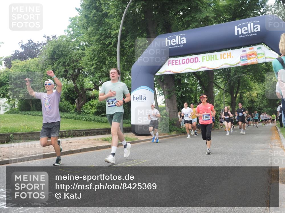 29.06.2025 - hella hamburg halbmarathon KatJ http://msf.ph/oto/8425369 29.06.2025 10:39:20 Zwischen KM18-KM19 1098, 6776, 7409, 8139 meine-sportfotos.de