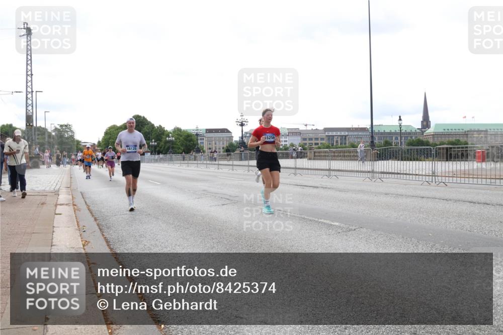 29.06.2025 - hella hamburg halbmarathon Lena Gebhardt http://msf.ph/oto/8425374 29.06.2025 10:28:45 Lombardsbrücke 16125, 15256, 1518, 1557, 1869, 3445, 3717, 4161, 4362, 4700, 4834, 4982, 5167, 5249, 5250, 5718, 5903, 5939, 6102, 6418, 7169, 7667, 7980, 8327, 8560, 9642, 9716, 9855, 10068, 10434, 12442, 13045, 13296, 13400, 14205, 15143, 15256, 15452, 15453, 16125, 16643, 18293, 18604, 19180 meine-sportfotos.de