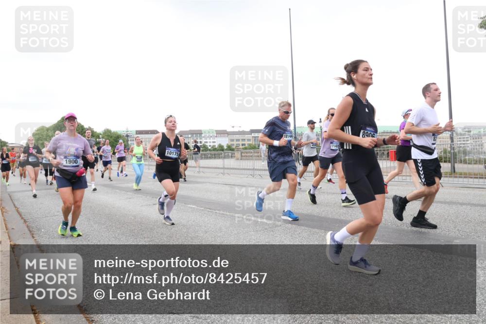 29.06.2025 - hella hamburg halbmarathon Lena Gebhardt http://msf.ph/oto/8425457 29.06.2025 10:53:33 Lombardsbrücke 1900, 10175, 18144, 114, 8906, 1340, 1709, 1753, 1900, 1906, 1984, 2065, 2079, 2409, 2429, 3055, 3226, 4195, 4595, 4626, 4801, 5428, 5430, 5562, 5815, 5856, 5857, 6039, 6041, 6044, 6273, 6306, 6913, 6996, 7039, 7068, 7483, 7537, 7611, 7876, 7890, 8189, 8212, 8414, 8515, 8906, 9077, 9456, 9531, 9685, 9764, 9771, 9785, 10043, 10175, 10490, 10661, 12193, 12219, 12700, 13489, 13916, 13917, 14038, 16137 meine-sportfotos.de