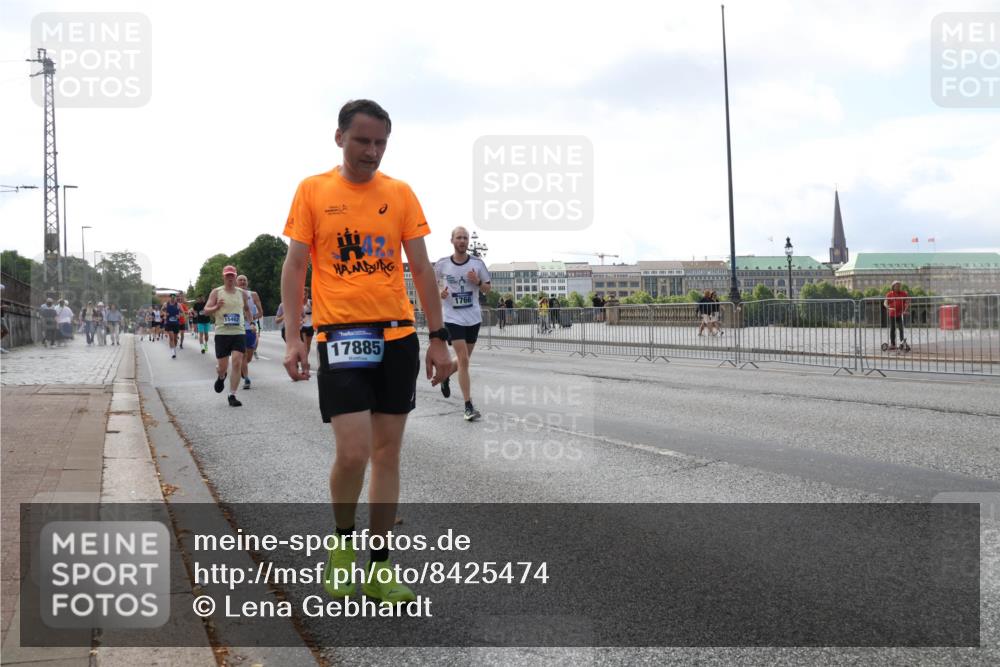 29.06.2025 - hella hamburg halbmarathon Lena Gebhardt http://msf.ph/oto/8425474 29.06.2025 10:06:27 Lombardsbrücke 15462, 17885, 1766, 1245, 1766, 3062, 4542, 4666, 4868, 5431, 5807, 5951, 6014, 6314, 6664, 7138, 7741, 8051, 8290, 8316, 9361, 9560, 10214, 10297, 10736, 10781, 10886, 12371, 13042, 13054, 13475, 13481, 13863, 14369, 14607, 14987, 15113, 15145, 15229, 15377, 15462, 15537, 15766, 15772, 15858, 16441, 16687, 16692, 16933, 17059, 17239, 17746, 18042, 18381, 18575, 18577, 18652, 18768, 18828, 18910, 18913, 18966 meine-sportfotos.de