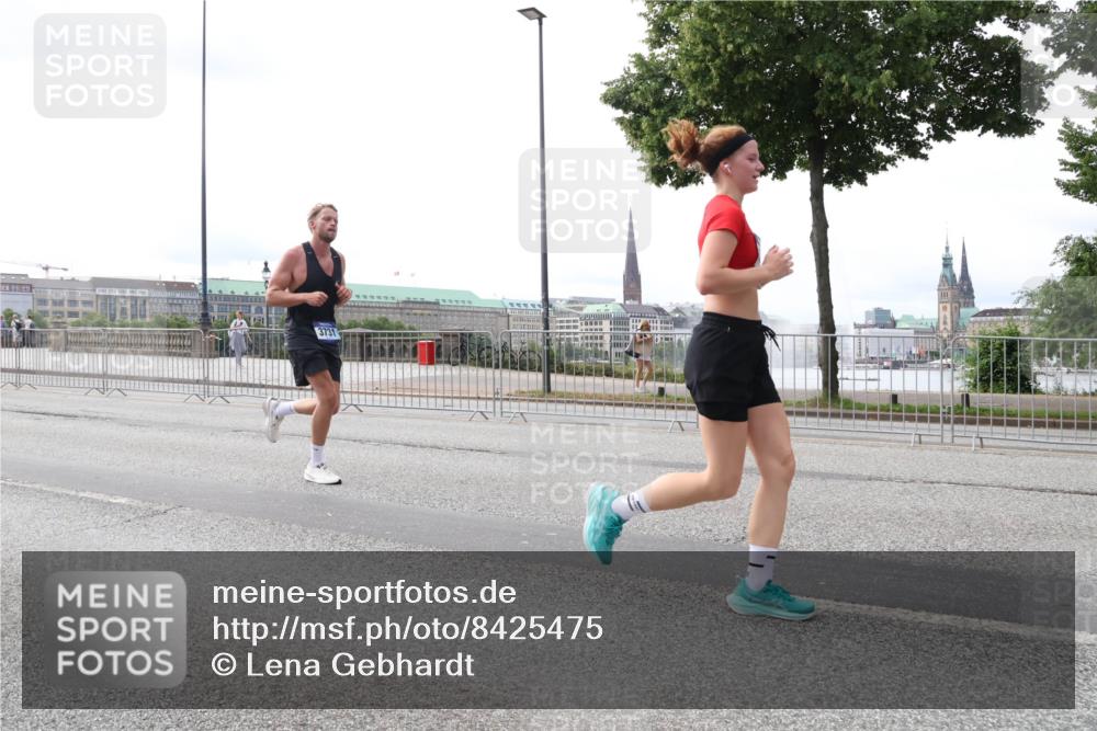 29.06.2025 - hella hamburg halbmarathon Lena Gebhardt http://msf.ph/oto/8425475 29.06.2025 10:28:47 Lombardsbrücke 3731, 1518, 1557, 1869, 3717, 4161, 4362, 4700, 4834, 4982, 5167, 5249, 5250, 5718, 5903, 5939, 6102, 6418, 7169, 7667, 7980, 8327, 8560, 9642, 9716, 9855, 10068, 10434, 12099, 12442, 13045, 13296, 13400, 14205, 15143, 15256, 15452, 15453, 16125, 16643, 18293, 18604, 19180 meine-sportfotos.de