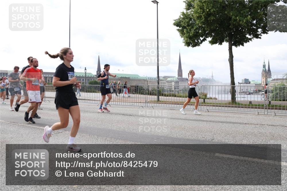 29.06.2025 - hella hamburg halbmarathon Lena Gebhardt http://msf.ph/oto/8425479 29.06.2025 10:19:18 Lombardsbrücke 18002, 2311, 1856, 1145, 1332, 1349, 1708, 1718, 1755, 2017, 2096, 2311, 2589, 2795, 2802, 2812, 2895, 2993, 2995, 3026, 3105, 3118, 3446, 3631, 4718, 4722, 4845, 4979, 5034, 5035, 5080, 5098, 5123, 5178, 5266, 5323, 5429, 5449, 5849, 6194, 6249, 6413, 6477, 6482, 6542, 6736, 6939, 7051, 7143, 7252, 8537, 8575, 8761, 8778, 8780, 9252, 9270, 9272, 9549, 9652, 9756, 9757, 9856, 10037, 10039, 10124, 10129, 10467, 10816 meine-sportfotos.de
