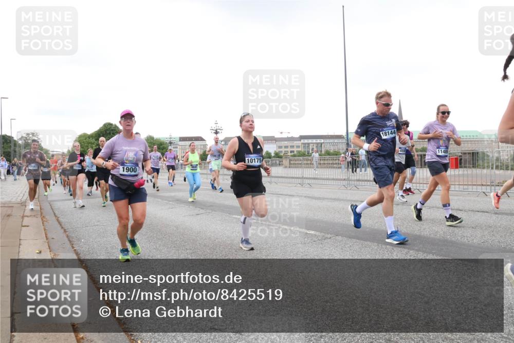 29.06.2025 - hella hamburg halbmarathon Lena Gebhardt http://msf.ph/oto/8425519 29.06.2025 10:53:33 Lombardsbrücke 18144, 12082, 3226, 10175, 1900, 4595, 11489, 1340, 1709, 1753, 1900, 1906, 1984, 2065, 2079, 2409, 2429, 3055, 3226, 4195, 4595, 4626, 4801, 5428, 5430, 5562, 5815, 5856, 5857, 6039, 6041, 6044, 6273, 6306, 6913, 6996, 7039, 7068, 7483, 7537, 7611, 7876, 7890, 8189, 8212, 8414, 8515, 8906, 9077, 9456, 9531, 9685, 9764, 9771, 9785, 10043, 10175, 10490, 10661, 12193, 12219, 12700, 13489, 13916, 13917, 14038, 16137 meine-sportfotos.de