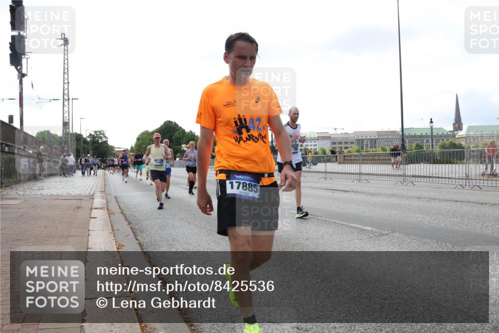 29.06.2025 - hella hamburg halbmarathon Lena Gebhardt http://msf.ph/oto/8425536 29.06.2025 10:06:27 Lombardsbrücke 42, 15462, 17885, 1245, 1766, 3062, 4542, 4666, 4868, 5431, 5807, 5951, 6014, 6314, 6664, 7138, 7741, 8051, 8290, 8316, 9361, 9560, 10214, 10297, 10736, 10781, 10886, 12371, 13042, 13054, 13475, 13481, 13863, 14369, 14607, 14987, 15113, 15145, 15229, 15377, 15462, 15537, 15766, 15772, 15858, 16441, 16687, 16692, 16933, 17059, 17239, 17746, 18042, 18381, 18575, 18577, 18652, 18768, 18828, 18910, 18913, 18966 meine-sportfotos.de