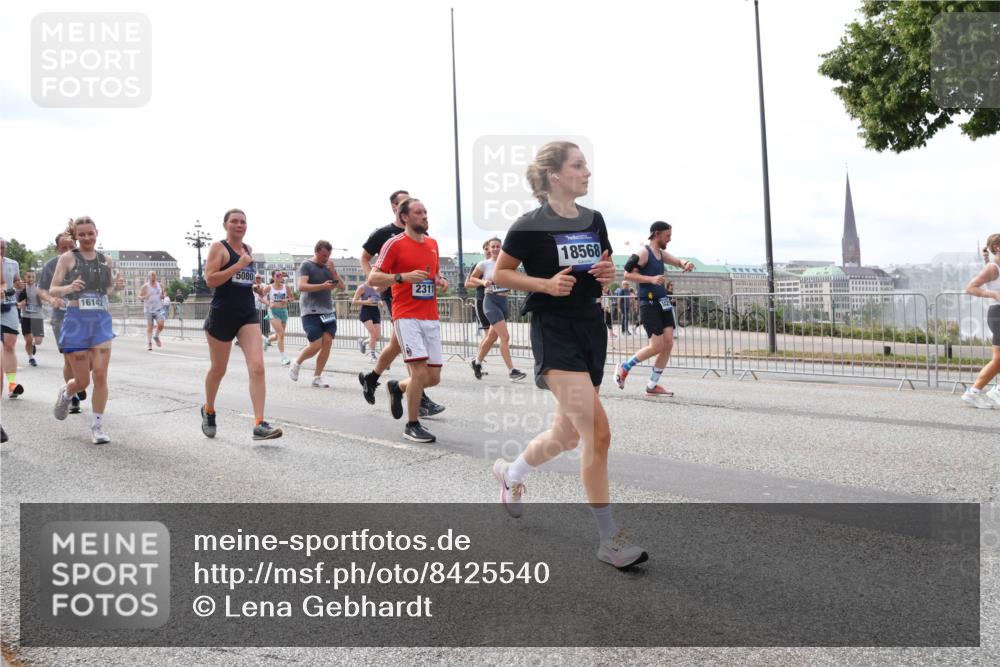 29.06.2025 - hella hamburg halbmarathon Lena Gebhardt http://msf.ph/oto/8425540 29.06.2025 10:19:19 Lombardsbrücke 16142, 5080, 17721, 2311, 18568, 1145, 1332, 1349, 1534, 1708, 1718, 1755, 2017, 2096, 2311, 2589, 2795, 2802, 2812, 2895, 2993, 2995, 3026, 3105, 3118, 3446, 3631, 4718, 4722, 4845, 4979, 5034, 5035, 5080, 5098, 5123, 5178, 5323, 5429, 5449, 5849, 6194, 6249, 6413, 6444, 6477, 6482, 6542, 6736, 6939, 7143, 7252, 8537, 8575, 8761, 8778, 8780, 9252, 9270, 9272, 9549, 9652, 9756, 9757, 9856, 10037, 10039, 10124, 10129, 10467, 10540, 10816 meine-sportfotos.de