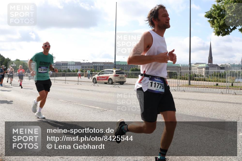 29.06.2025 - hella hamburg halbmarathon Lena Gebhardt http://msf.ph/oto/8425544 29.06.2025 09:52:32 Lombardsbrücke 12365, 11779, 1057, 1070, 1139, 1163, 1169, 1176, 1220, 1415, 1468, 1512, 1604, 1613, 1631, 1763, 2189, 3109, 3124, 3305, 3618, 3852, 4080, 4497, 4565, 4871, 4915, 5007, 5011, 5231, 5336, 5477, 5690, 6373, 6550, 6711, 7067, 7191, 7432, 7451, 7710, 7843, 7865, 7961, 8564, 8852, 9348, 9444, 9547, 9659, 10493, 10741, 10796, 11062, 11495, 11679, 11779, 11821, 12046, 12772, 13403, 13614, 13728, 14257 meine-sportfotos.de