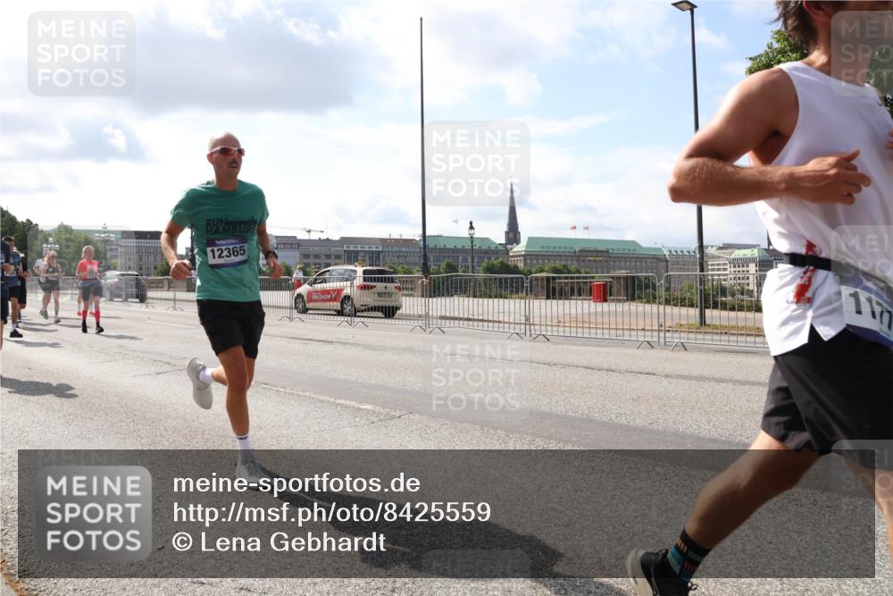 29.06.2025 - hella hamburg halbmarathon Lena Gebhardt http://msf.ph/oto/8425559 29.06.2025 09:52:33 Lombardsbrücke 12365, 1177, 1057, 1070, 1139, 1163, 1169, 1176, 1220, 1415, 1468, 1512, 1604, 1613, 1631, 1763, 2189, 3109, 3124, 3305, 3618, 3852, 4080, 4277, 4497, 4565, 4691, 4871, 4915, 4933, 5007, 5011, 5336, 5477, 5690, 6373, 6550, 6711, 7067, 7191, 7325, 7432, 7451, 7599, 7710, 7843, 7865, 7961, 8564, 8852, 9348, 9444, 9547, 9659, 10493, 10741, 10796, 11062, 11495, 11679, 11779, 11821, 12046, 12772, 13403, 13614, 13728, 14257 meine-sportfotos.de