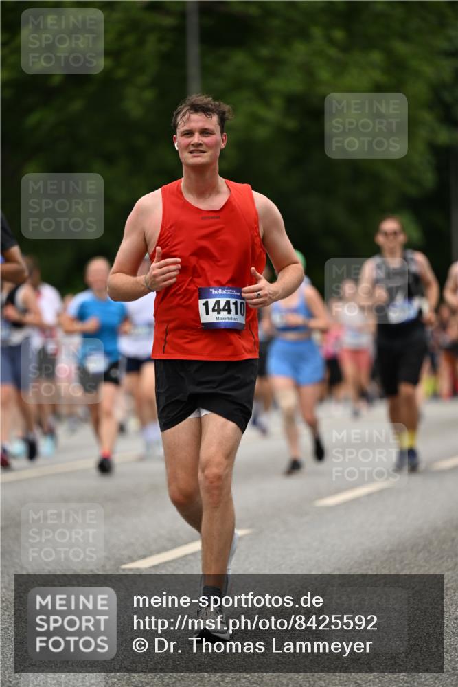 29.06.2025 - hella hamburg halbmarathon Dr. Thomas Lammeyer http://msf.ph/oto/8425592 29.06.2025 10:50:03 Kennedybrücke 1060, 1085, 1465, 2550, 2657, 2664, 2846, 2954, 2965, 3357, 3377, 3879, 3993, 4102, 4119, 4820, 5108, 5190, 5339, 5703, 5914, 6393, 6763, 6980, 7699, 7912, 8272, 8594, 9536, 10562, 10727, 11119, 11332 meine-sportfotos.de