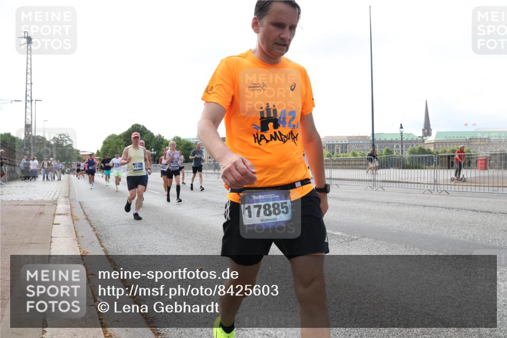 29.06.2025 - hella hamburg halbmarathon Lena Gebhardt http://msf.ph/oto/8425603 29.06.2025 10:06:28 Lombardsbrücke 15462, 10214, 42, 17885, 1245, 1766, 3062, 4542, 4666, 4868, 5431, 5807, 5951, 6314, 6664, 7138, 8051, 8290, 8316, 9361, 9560, 10214, 10297, 10736, 10781, 10886, 12371, 13042, 13054, 13475, 13481, 13863, 14369, 14607, 14987, 15113, 15145, 15229, 15377, 15462, 15537, 15766, 15772, 15858, 16441, 16692, 16933, 17059, 17239, 17746, 18042, 18381, 18575, 18577, 18652, 18768, 18828, 18910, 18913, 18966 meine-sportfotos.de