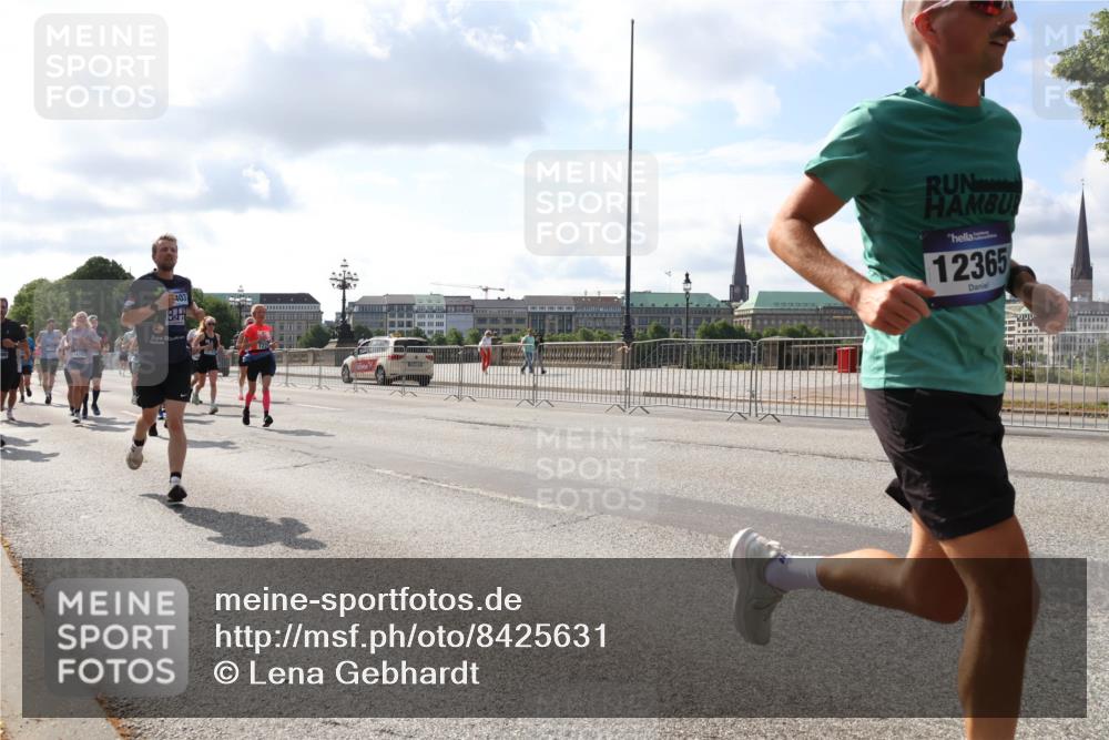 29.06.2025 - hella hamburg halbmarathon Lena Gebhardt http://msf.ph/oto/8425631 29.06.2025 09:52:33 Lombardsbrücke 14703, 403, 12365, 1057, 1070, 1139, 1163, 1169, 1176, 1220, 1415, 1468, 1512, 1604, 1613, 1631, 1763, 2189, 3109, 3124, 3305, 3618, 3852, 4080, 4277, 4497, 4565, 4691, 4871, 4915, 4933, 5007, 5011, 5336, 5477, 5690, 6373, 6550, 6711, 7067, 7191, 7325, 7432, 7451, 7599, 7710, 7843, 7865, 7961, 8564, 8852, 9348, 9444, 9547, 9659, 10493, 10741, 10796, 11062, 11495, 11679, 11779, 11821, 12046, 12772, 13403, 13614, 13728, 14257 meine-sportfotos.de