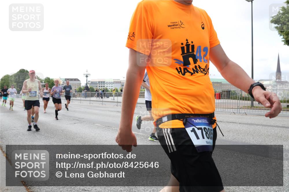 29.06.2025 - hella hamburg halbmarathon Lena Gebhardt http://msf.ph/oto/8425646 29.06.2025 10:06:28 Lombardsbrücke 15462, 10214, 9, 1788, 1245, 1766, 3062, 4542, 4666, 4868, 5431, 5807, 5951, 6314, 6664, 7138, 8051, 8290, 8316, 9361, 9560, 10214, 10297, 10736, 10781, 10886, 12371, 13042, 13054, 13475, 13481, 13863, 14369, 14607, 14987, 15113, 15145, 15229, 15377, 15462, 15537, 15766, 15772, 15858, 16441, 16692, 16933, 17059, 17239, 17746, 18042, 18381, 18575, 18577, 18652, 18768, 18828, 18910, 18913, 18966 meine-sportfotos.de
