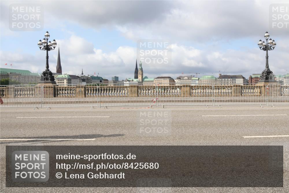 29.06.2025 - hella hamburg halbmarathon Lena Gebhardt http://msf.ph/oto/8425680 29.06.2025 08:58:46 Lombardsbrücke  meine-sportfotos.de