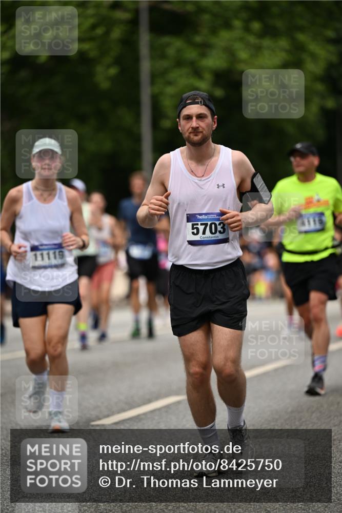 29.06.2025 - hella hamburg halbmarathon Dr. Thomas Lammeyer http://msf.ph/oto/8425750 29.06.2025 10:50:09 Kennedybrücke 1060, 1085, 1465, 1854, 2217, 2657, 2664, 2846, 2954, 2965, 3357, 3377, 3879, 3993, 4099, 4102, 4119, 4820, 5108, 5190, 5339, 5703, 5914, 6393, 6763, 6788, 6980, 7699, 7983, 8272, 8594, 9536, 11119, 11332 meine-sportfotos.de