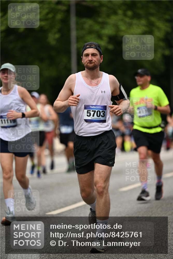 29.06.2025 - hella hamburg halbmarathon Dr. Thomas Lammeyer http://msf.ph/oto/8425761 29.06.2025 10:50:09 Kennedybrücke 1060, 1085, 1465, 1854, 2217, 2657, 2664, 2846, 2954, 2965, 3357, 3377, 3879, 3993, 4099, 4102, 4119, 4820, 5108, 5190, 5339, 5703, 5914, 6393, 6763, 6788, 6980, 7699, 7983, 8272, 8594, 9536, 11119, 11332 meine-sportfotos.de