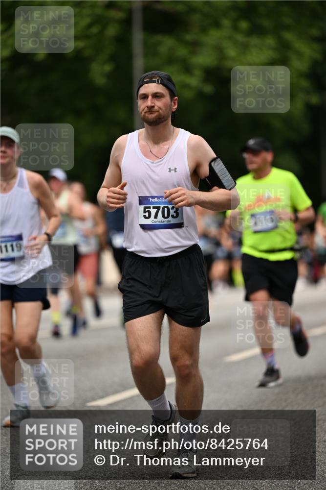 29.06.2025 - hella hamburg halbmarathon Dr. Thomas Lammeyer http://msf.ph/oto/8425764 29.06.2025 10:50:09 Kennedybrücke 1060, 1085, 1465, 1854, 2217, 2657, 2664, 2846, 2954, 2965, 3357, 3377, 3879, 3993, 4099, 4102, 4119, 4820, 5108, 5190, 5339, 5703, 5914, 6393, 6763, 6788, 6980, 7699, 7983, 8272, 8594, 9536, 11119, 11332 meine-sportfotos.de