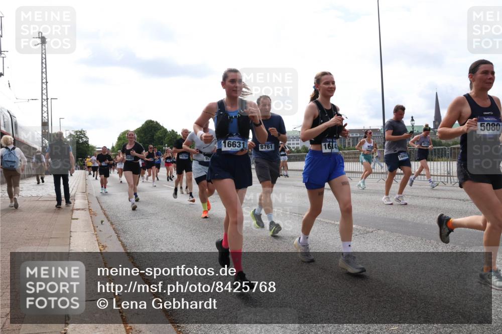 29.06.2025 - hella hamburg halbmarathon Lena Gebhardt http://msf.ph/oto/8425768 29.06.2025 10:19:20 Lombardsbrücke 15780, 925, 16631, 8761, 18002, 18151, 5080, 1145, 1332, 1349, 1534, 1708, 1718, 1755, 2017, 2096, 2311, 2589, 2795, 2802, 2812, 2895, 2993, 2995, 3026, 3105, 3118, 3446, 3631, 4718, 4722, 4845, 4979, 5034, 5035, 5080, 5098, 5123, 5178, 5323, 5429, 5449, 5849, 6194, 6249, 6413, 6444, 6477, 6482, 6542, 6736, 6939, 7143, 7252, 8537, 8575, 8761, 8778, 8780, 9252, 9270, 9272, 9652, 9756, 9757, 9856, 10037, 10039, 10124, 10129, 10540, 10816 meine-sportfotos.de