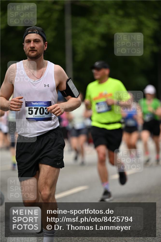 29.06.2025 - hella hamburg halbmarathon Dr. Thomas Lammeyer http://msf.ph/oto/8425794 29.06.2025 10:50:10 Kennedybrücke 1060, 1085, 1465, 1854, 2217, 2657, 2664, 2846, 2954, 2965, 3357, 3377, 3879, 3993, 4099, 4102, 4119, 4820, 5108, 5190, 5339, 5703, 5914, 6393, 6763, 6788, 6980, 7530, 7699, 7983, 8272, 8594, 9536, 11119, 11332, 11393 meine-sportfotos.de