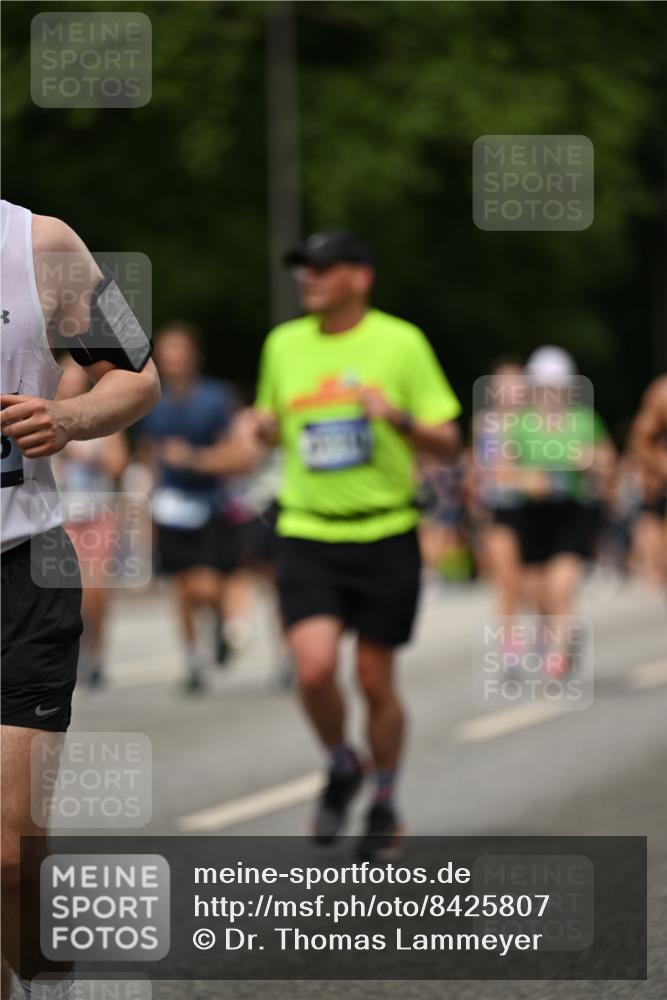 29.06.2025 - hella hamburg halbmarathon Dr. Thomas Lammeyer http://msf.ph/oto/8425807 29.06.2025 10:50:10 Kennedybrücke 1060, 1085, 1465, 1854, 2217, 2657, 2664, 2846, 2954, 2965, 3357, 3377, 3879, 3993, 4099, 4102, 4119, 4820, 5108, 5190, 5339, 5703, 5914, 6393, 6763, 6788, 6980, 7530, 7699, 7983, 8272, 8594, 9536, 11119, 11332, 11393 meine-sportfotos.de