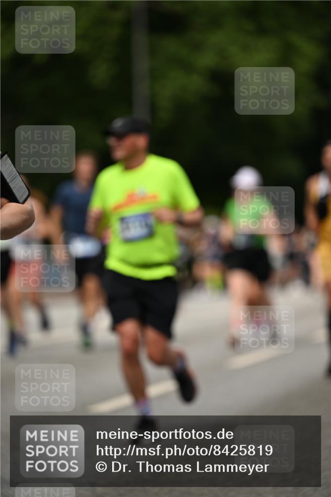 29.06.2025 - hella hamburg halbmarathon Dr. Thomas Lammeyer http://msf.ph/oto/8425819 29.06.2025 10:50:11 Kennedybrücke 1060, 1085, 1465, 1854, 2217, 2657, 2664, 2846, 2954, 2965, 3357, 3377, 3879, 3993, 4099, 4102, 4119, 4820, 5108, 5190, 5339, 5703, 5914, 6393, 6763, 6788, 6980, 7530, 7699, 7983, 8272, 8594, 9536, 11119, 11332, 11393 meine-sportfotos.de
