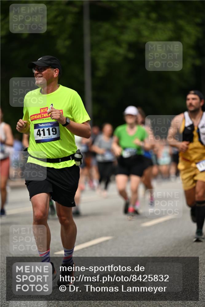 29.06.2025 - hella hamburg halbmarathon Dr. Thomas Lammeyer http://msf.ph/oto/8425832 29.06.2025 10:50:11 Kennedybrücke 1060, 1085, 1465, 1854, 2217, 2657, 2664, 2846, 2954, 2965, 3357, 3377, 3879, 3993, 4099, 4102, 4119, 4820, 5108, 5190, 5339, 5703, 5914, 6393, 6763, 6788, 6980, 7530, 7699, 7983, 8272, 8594, 9536, 11119, 11332, 11393 meine-sportfotos.de