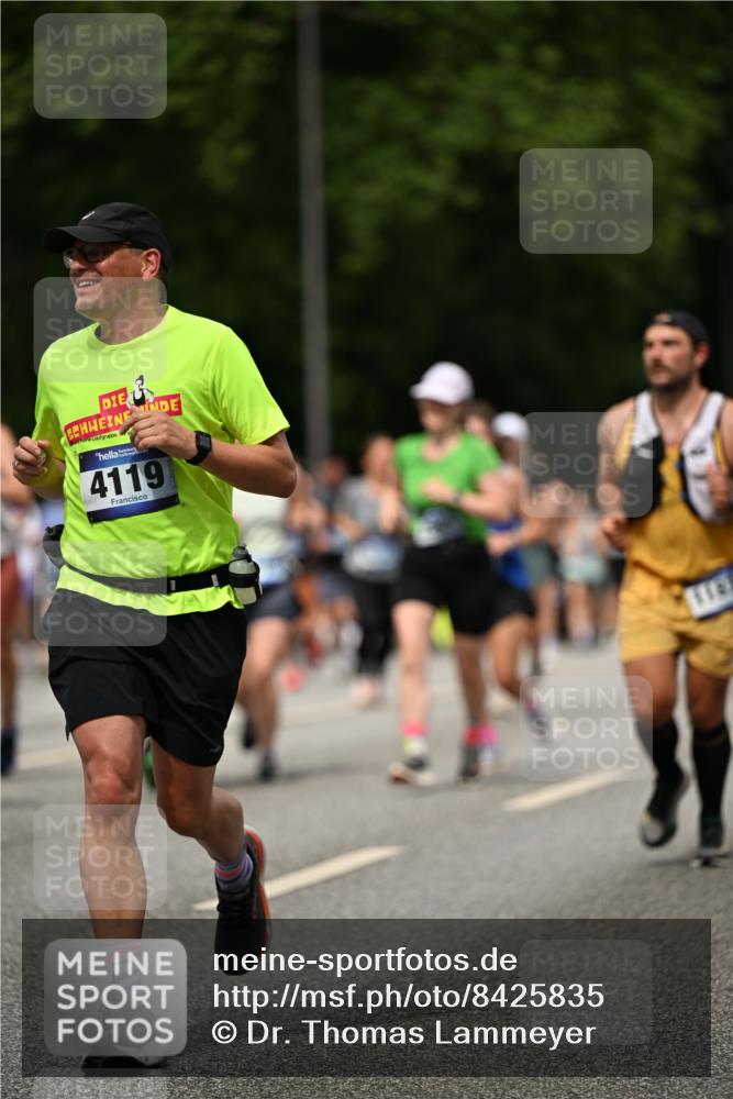 29.06.2025 - hella hamburg halbmarathon Dr. Thomas Lammeyer http://msf.ph/oto/8425835 29.06.2025 10:50:11 Kennedybrücke 1060, 1085, 1465, 1854, 2217, 2657, 2664, 2846, 2954, 2965, 3357, 3377, 3879, 3993, 4099, 4102, 4119, 4820, 5108, 5190, 5339, 5703, 5914, 6393, 6763, 6788, 6980, 7530, 7699, 7983, 8272, 8594, 9536, 11119, 11332, 11393 meine-sportfotos.de