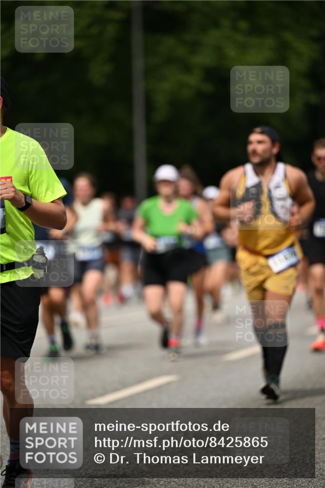 29.06.2025 - hella hamburg halbmarathon Dr. Thomas Lammeyer http://msf.ph/oto/8425865 29.06.2025 10:50:12 Kennedybrücke 1060, 1085, 1426, 1465, 1854, 2217, 2657, 2664, 2846, 2954, 2965, 3357, 3377, 3879, 3993, 4099, 4102, 4119, 4820, 5108, 5703, 5914, 6393, 6763, 6788, 6980, 7530, 7983, 8272, 8594, 11119, 11332, 11393 meine-sportfotos.de
