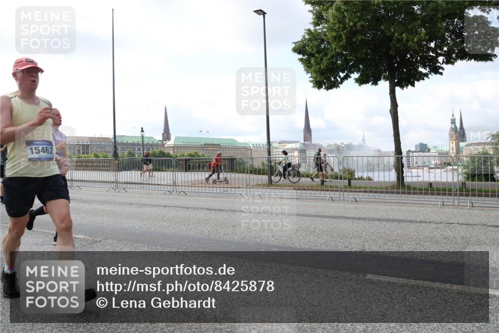 29.06.2025 - hella hamburg halbmarathon Lena Gebhardt http://msf.ph/oto/8425878 29.06.2025 10:06:30 Lombardsbrücke 15462, 1245, 1766, 3062, 4542, 4666, 4868, 5431, 5807, 5951, 6314, 6664, 7138, 8290, 8316, 9361, 9560, 10214, 10297, 10736, 10781, 10886, 12371, 13042, 13054, 13475, 13481, 13863, 14369, 14607, 14987, 15113, 15145, 15229, 15377, 15462, 15537, 15772, 15858, 16692, 16933, 17059, 17239, 17746, 18042, 18381, 18575, 18577, 18652, 18768, 18828, 18910, 18913, 18966 meine-sportfotos.de