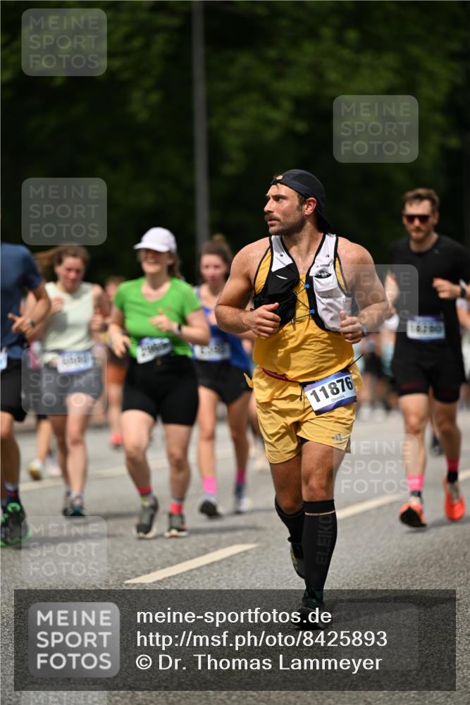 29.06.2025 - hella hamburg halbmarathon Dr. Thomas Lammeyer http://msf.ph/oto/8425893 29.06.2025 10:50:13 Kennedybrücke 1060, 1085, 1421, 1426, 1465, 1854, 2217, 2657, 2664, 2846, 2954, 2965, 3357, 3377, 3879, 4099, 4102, 4119, 4820, 5108, 5703, 5914, 6393, 6763, 6788, 6980, 7530, 7983, 8272, 8594, 11119, 11332, 11393 meine-sportfotos.de