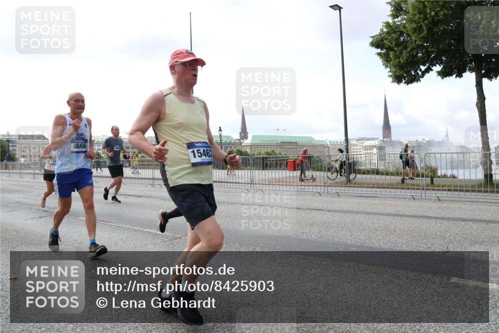 29.06.2025 - hella hamburg halbmarathon Lena Gebhardt http://msf.ph/oto/8425903 29.06.2025 10:06:30 Lombardsbrücke 4666, 15462, 1245, 1766, 3062, 4542, 4666, 4868, 5431, 5807, 5951, 6314, 6664, 7138, 8290, 8316, 9361, 9560, 10214, 10297, 10736, 10781, 10886, 12371, 13042, 13054, 13475, 13481, 13863, 14369, 14607, 14987, 15113, 15145, 15229, 15377, 15462, 15537, 15772, 15858, 16692, 16933, 17059, 17239, 17746, 18042, 18381, 18575, 18577, 18652, 18768, 18828, 18910, 18913, 18966 meine-sportfotos.de