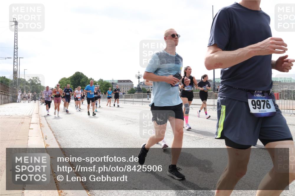 29.06.2025 - hella hamburg halbmarathon Lena Gebhardt http://msf.ph/oto/8425906 29.06.2025 10:43:26 Lombardsbrücke 1816, 15514, 9976, 1023, 1149, 1155, 1310, 1400, 1467, 1788, 1816, 1878, 2103, 2158, 2267, 2361, 2971, 3074, 3238, 3329, 3390, 3518, 3638, 3764, 4056, 4177, 4302, 4367, 4680, 4866, 5067, 5192, 5201, 5214, 5268, 5370, 5610, 5720, 5755, 5967, 6012, 6096, 6226, 6440, 6931, 6971, 6973, 7043, 7197, 7205, 7206, 7461, 7504, 7872, 7926, 8000, 8135, 8184, 8233, 8408, 8435, 8504, 8795, 8991, 9072, 9304, 9639, 9641, 9644, 9831, 9976, 10083, 10180, 10200, 10202, 13049 meine-sportfotos.de