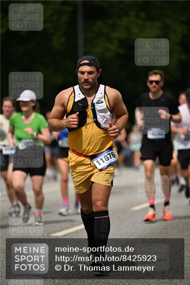 29.06.2025 - hella hamburg halbmarathon Dr. Thomas Lammeyer http://msf.ph/oto/8425923 29.06.2025 10:50:13 Kennedybrücke 1060, 1085, 1421, 1426, 1465, 1854, 2217, 2657, 2664, 2846, 2954, 2965, 3357, 3377, 3879, 4099, 4102, 4119, 4820, 5108, 5703, 5914, 6393, 6763, 6788, 6980, 7530, 7983, 8272, 8594, 11119, 11332, 11393 meine-sportfotos.de