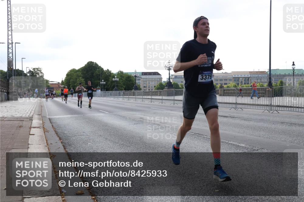 29.06.2025 - hella hamburg halbmarathon Lena Gebhardt http://msf.ph/oto/8425933 29.06.2025 09:43:51 Lombardsbrücke 04, 2022, 3379, 1953, 2075, 2180, 2203, 2483, 3189, 3379, 5308, 6090, 7380, 8318, 8376, 9047, 9804, 10222, 10351, 11150, 13383, 13606, 13941, 15023, 15136, 17040, 17893, 18763, 18832 meine-sportfotos.de