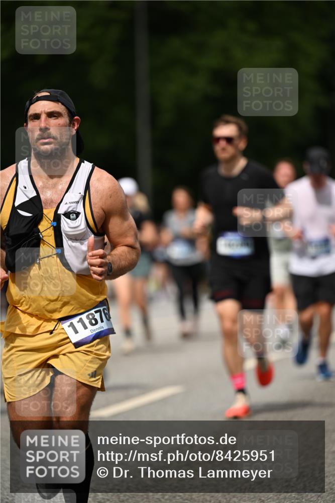 29.06.2025 - hella hamburg halbmarathon Dr. Thomas Lammeyer http://msf.ph/oto/8425951 29.06.2025 10:50:14 Kennedybrücke 1060, 1085, 1421, 1426, 1465, 1854, 2217, 2657, 2664, 2846, 2954, 2965, 3357, 3377, 3879, 4099, 4102, 4119, 4820, 5108, 5703, 5914, 6393, 6763, 6788, 6980, 7530, 7983, 8272, 8594, 11119, 11332, 11393 meine-sportfotos.de